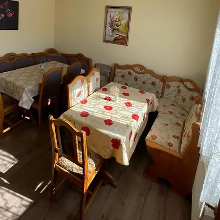 Country house квітковий двір