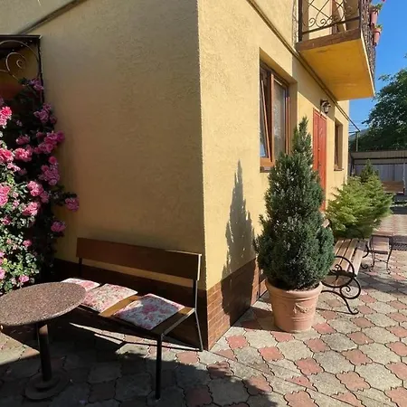 квітковий двір Golubinoye