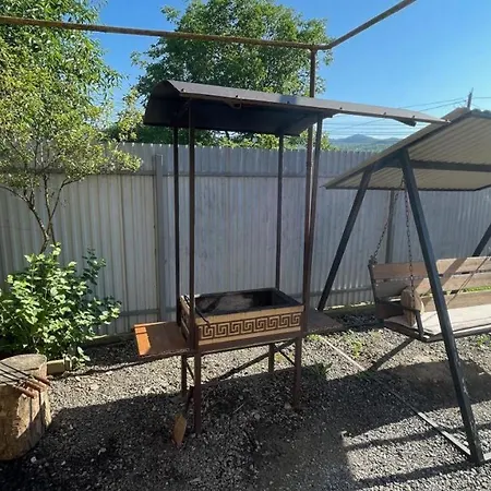 منزل ريفي квітковий двір Golubinoye