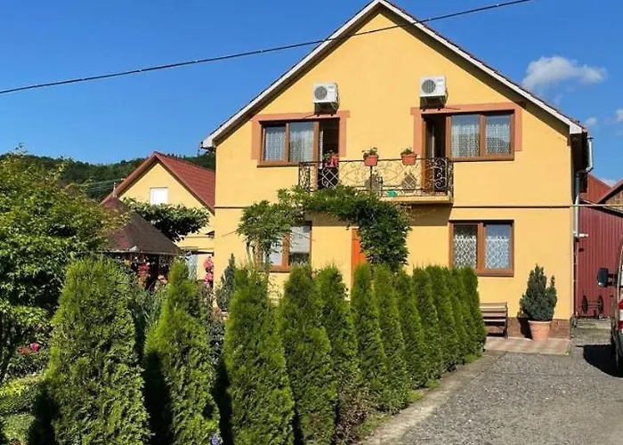 квітковий двір Country house Golubinoye